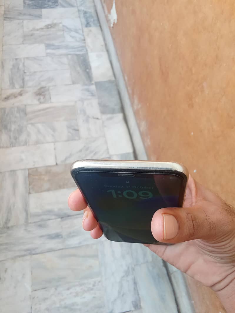 Apple iPhone X 6