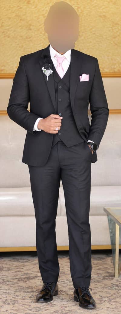 3 peace suit for man.