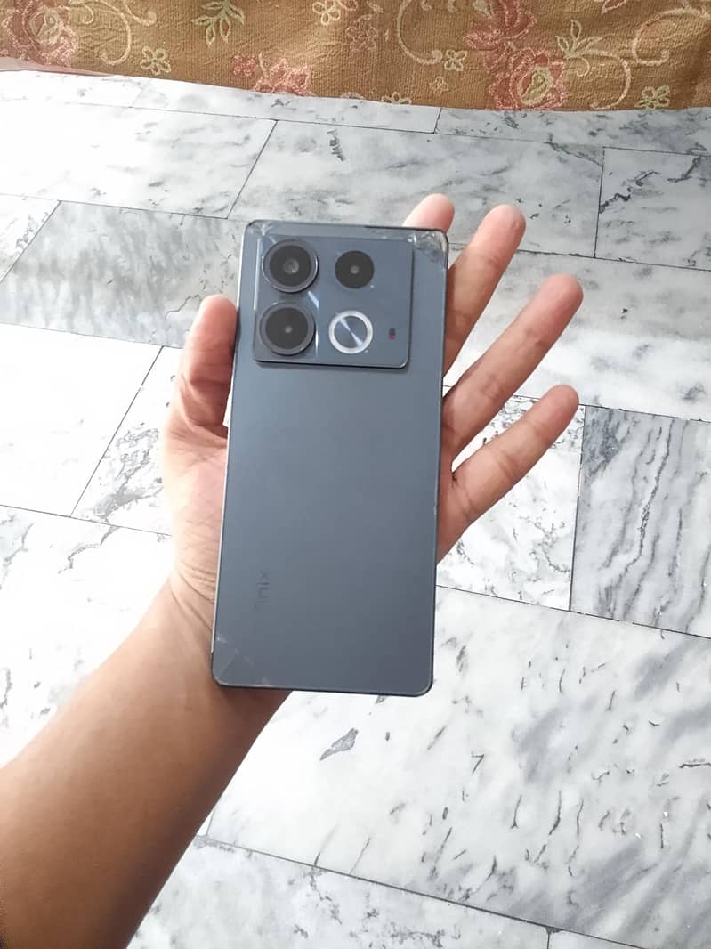 Infinix Note 40 5