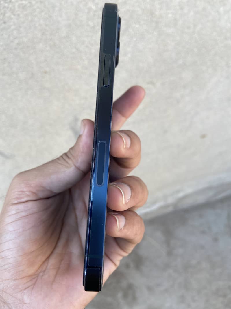 Apple iPhone 12 Pro 2