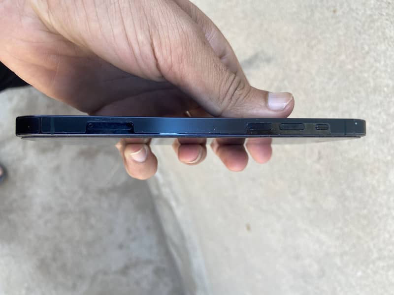 Apple iPhone 12 Pro 3