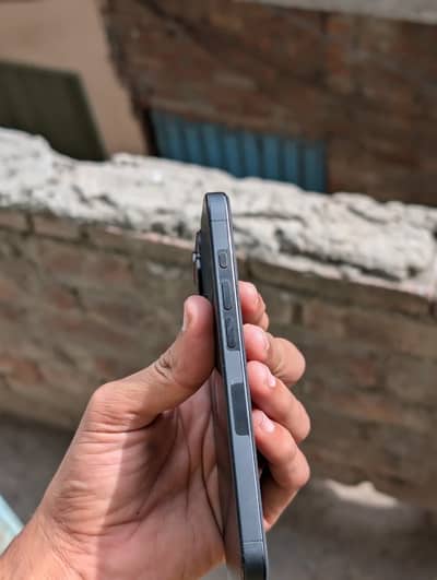 iPhone 15 Pro MDM ios 26.1/128GB water pack 94BH