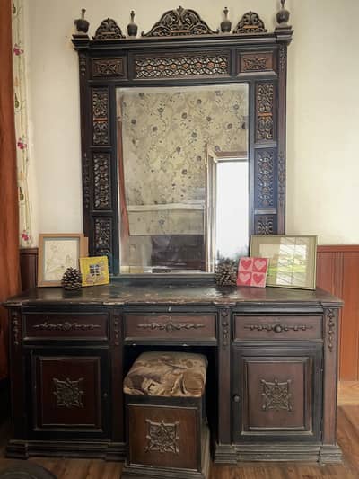 Antique Wooden Dressing Table Set