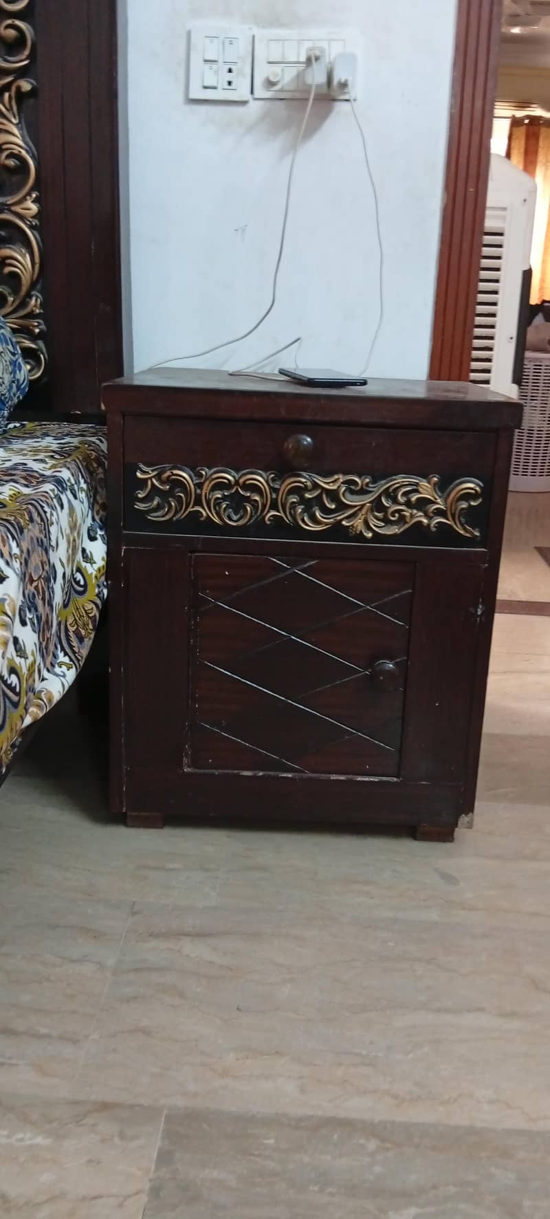 bed with side tables and dressing table 3