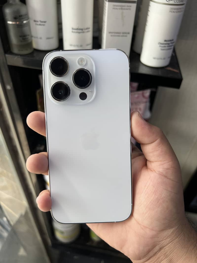 Apple iPhone 14 Pro 1