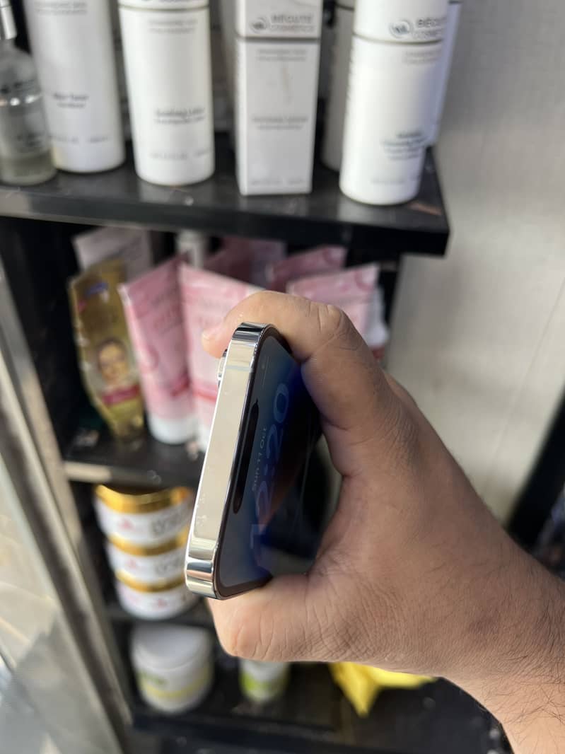 Apple iPhone 14 Pro 3