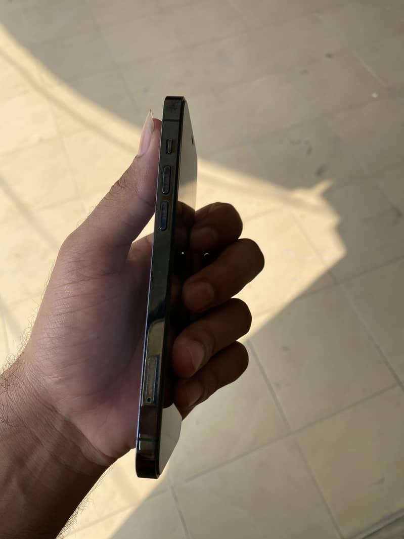 Apple iPhone 12 Pro 3