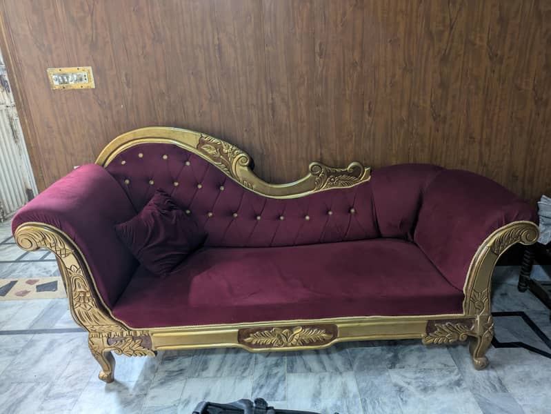 Crown Dewan 0