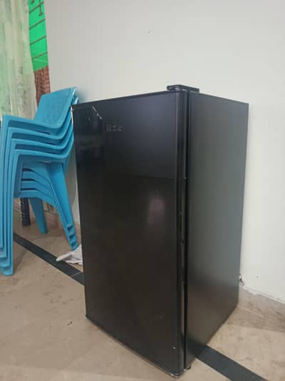 Haier room fridge HR-136B Single door Refrigerator | Black