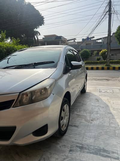 Toyota Vitz 2015