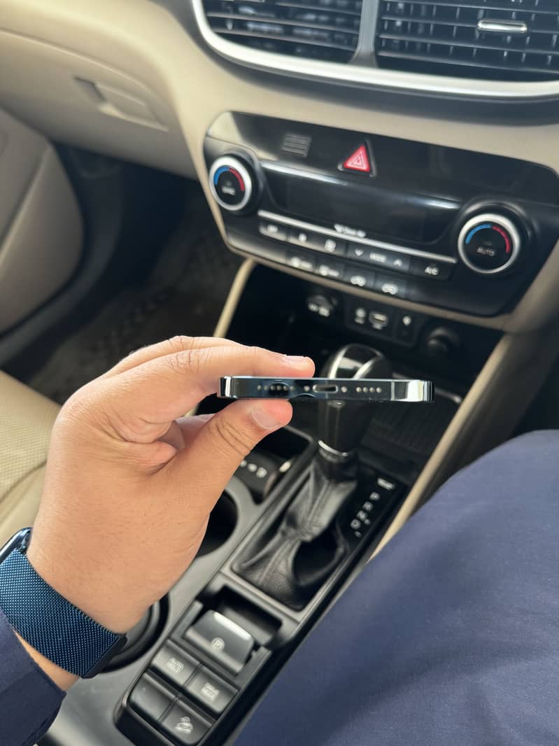 Apple iPhone 12 Pro Max 3