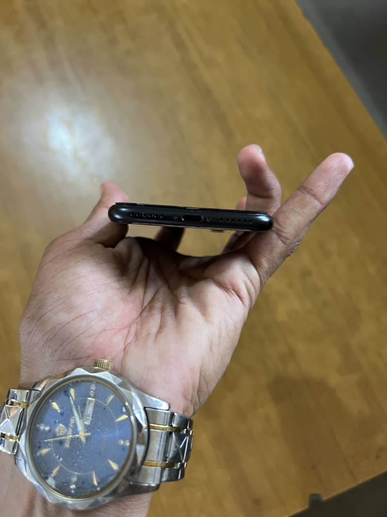 Apple iPhone SE 7