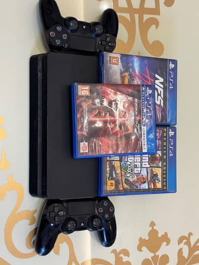 PS4 FOR SELL 1 TB WITH GAMES AND CONTROLLERS
