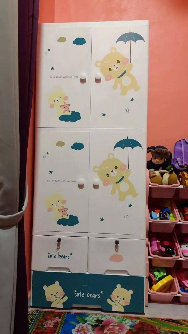 wardrobe 0