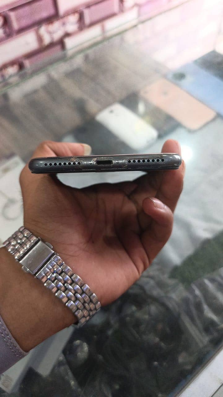 Apple iPhone 8 Plus 2
