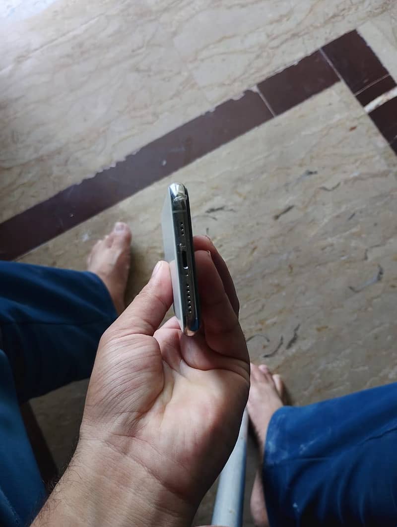 Apple iPhone 11 Pro 5