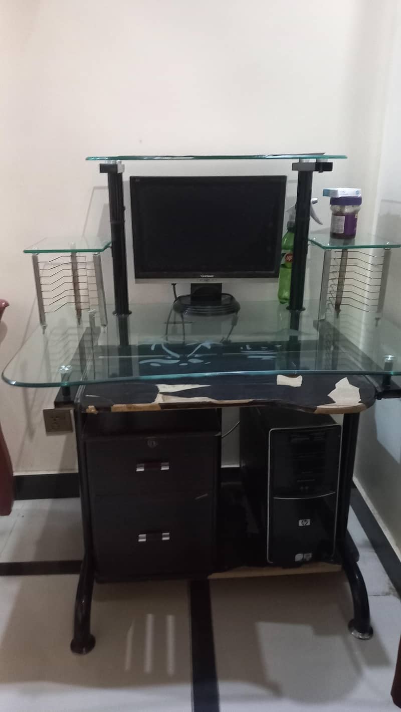Computer Table 0