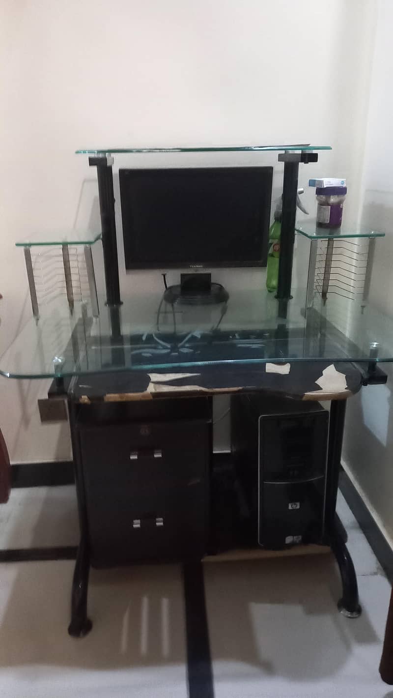 Computer Table 1
