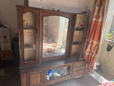 dressing show case