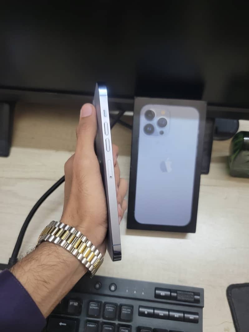 Apple iPhone 13 Pro Max 1