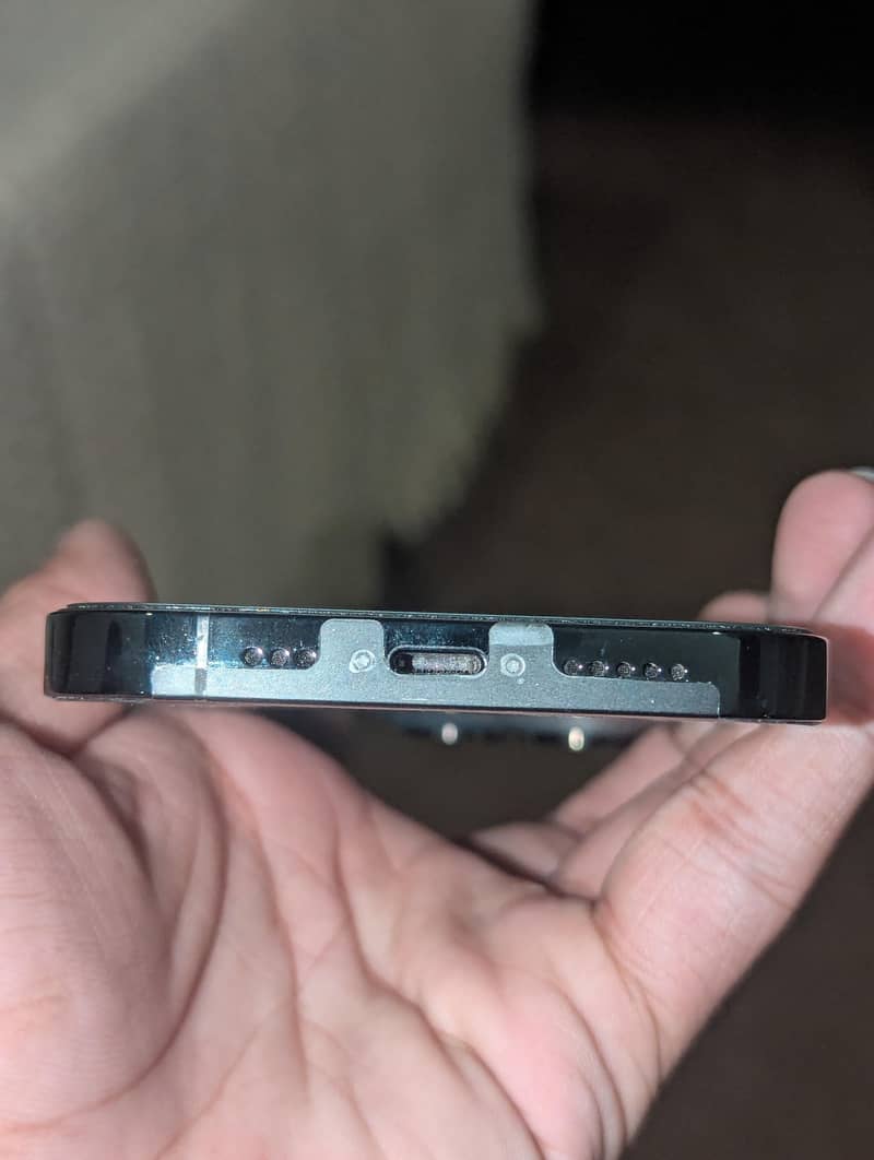 Apple iPhone 14 Pro 2