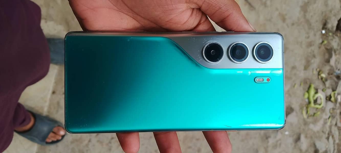 Tecno CAMON 40 Pro 1