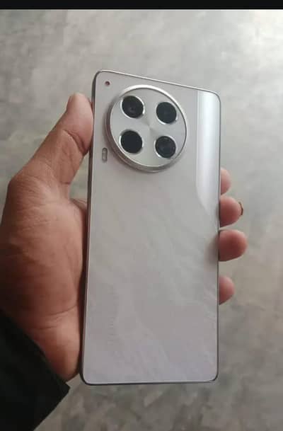 Tecno CAMON 30