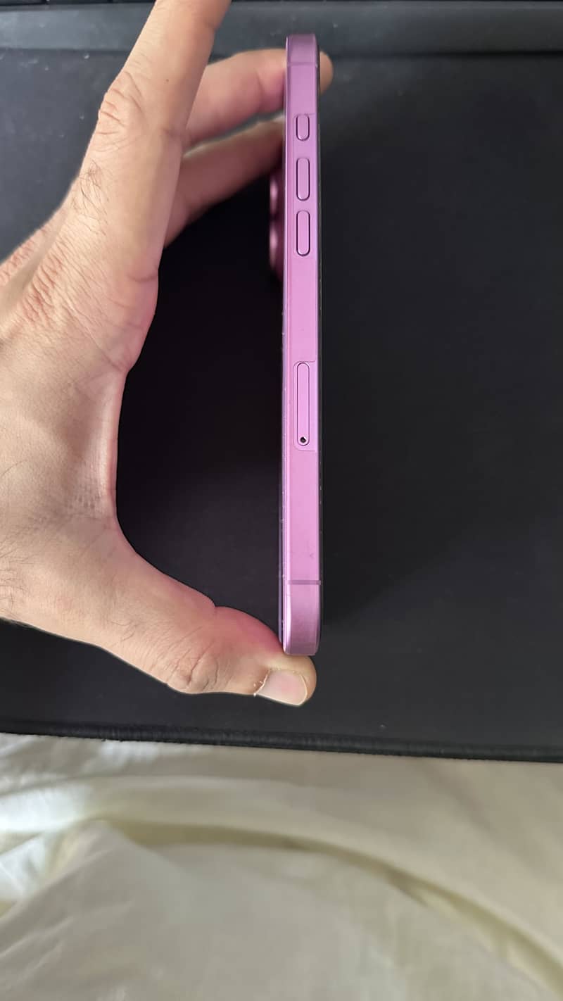 Apple iPhone 16 Plus 4