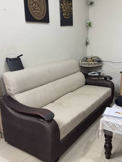 6 seater sofa set one 3 seater one 2seater and one 1 seater