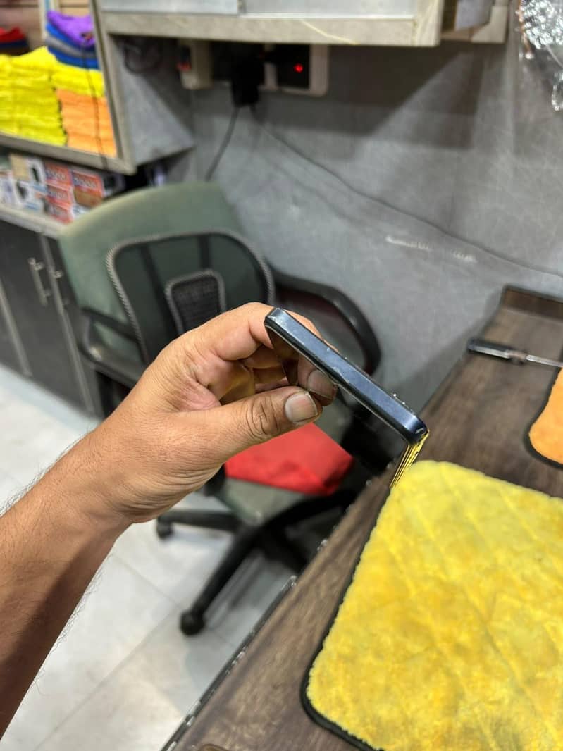 Realme Note 70 4
