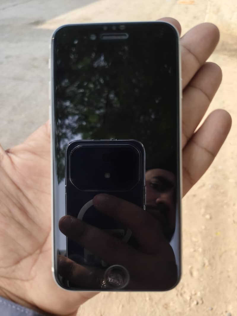Apple iPhone SE 4
