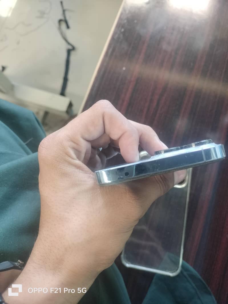 Apple iPhone 13 Pro Max 2