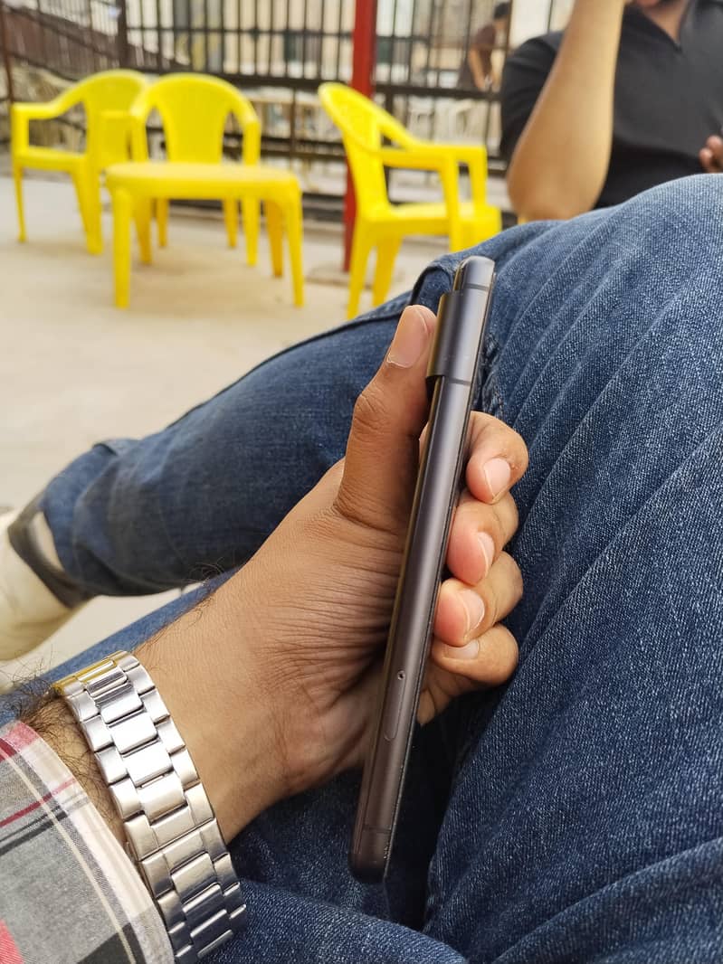 Google Pixel 8 4