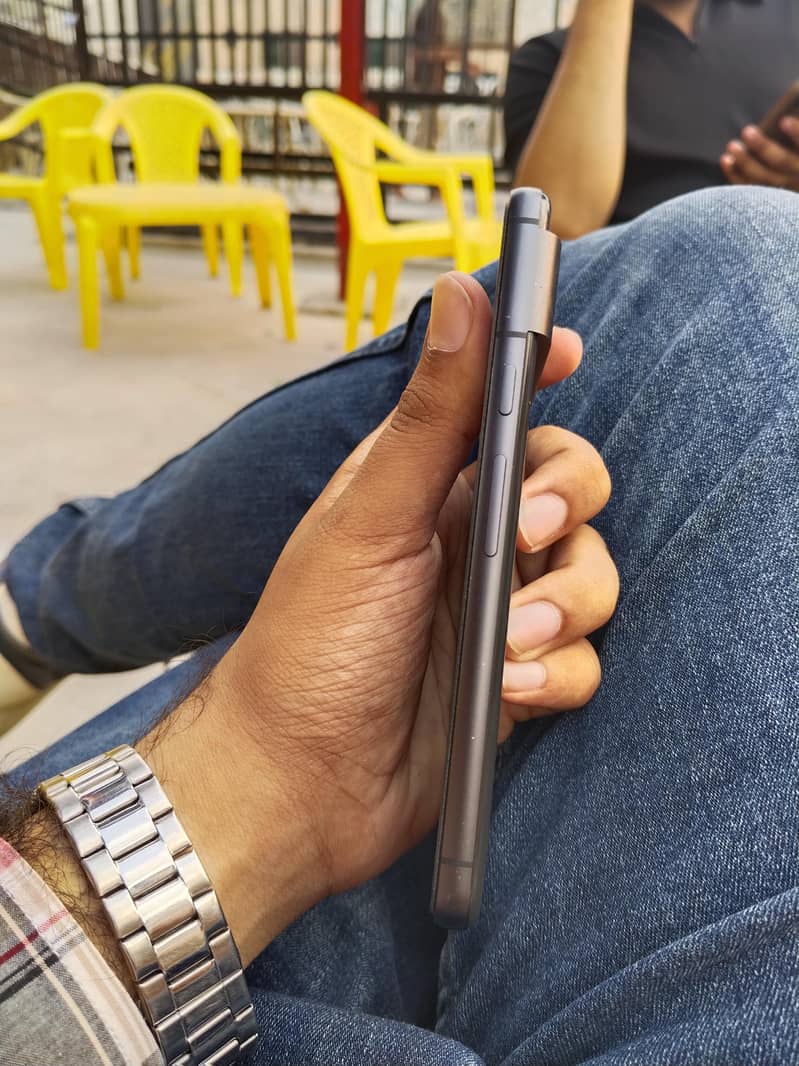 Google Pixel 8 5