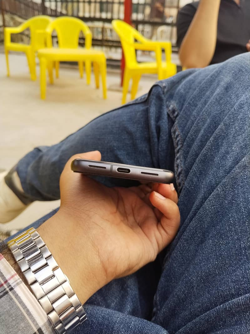Google Pixel 8 6