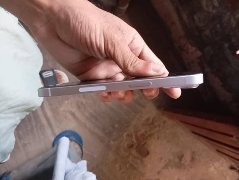 Apple iPhone 14 2