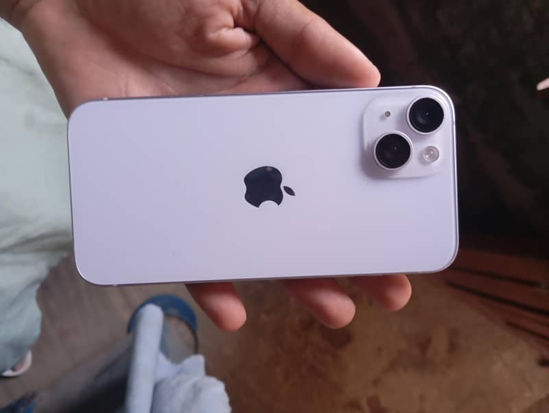 Apple iPhone 14 4
