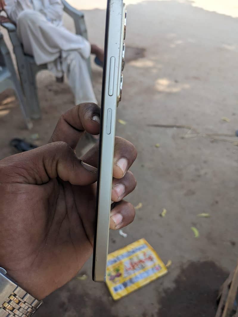 Realme C75 4