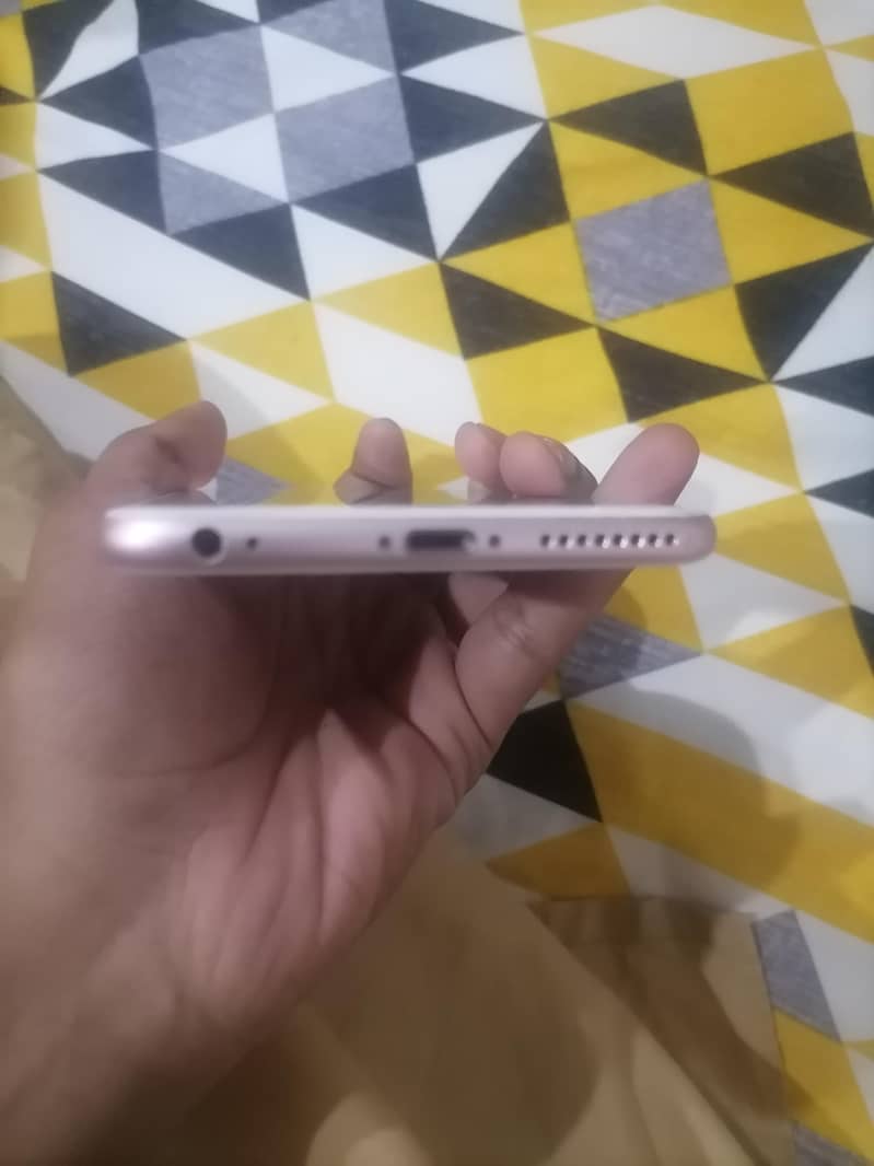Apple iPhone 16 Plus 2