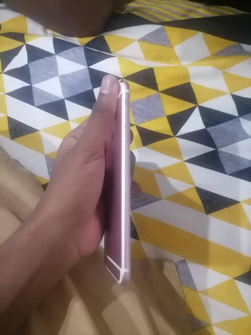Apple iPhone 16 Plus 3