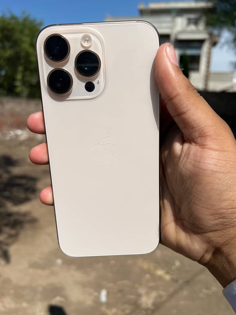 Apple iPhone 16 Pro Max 5