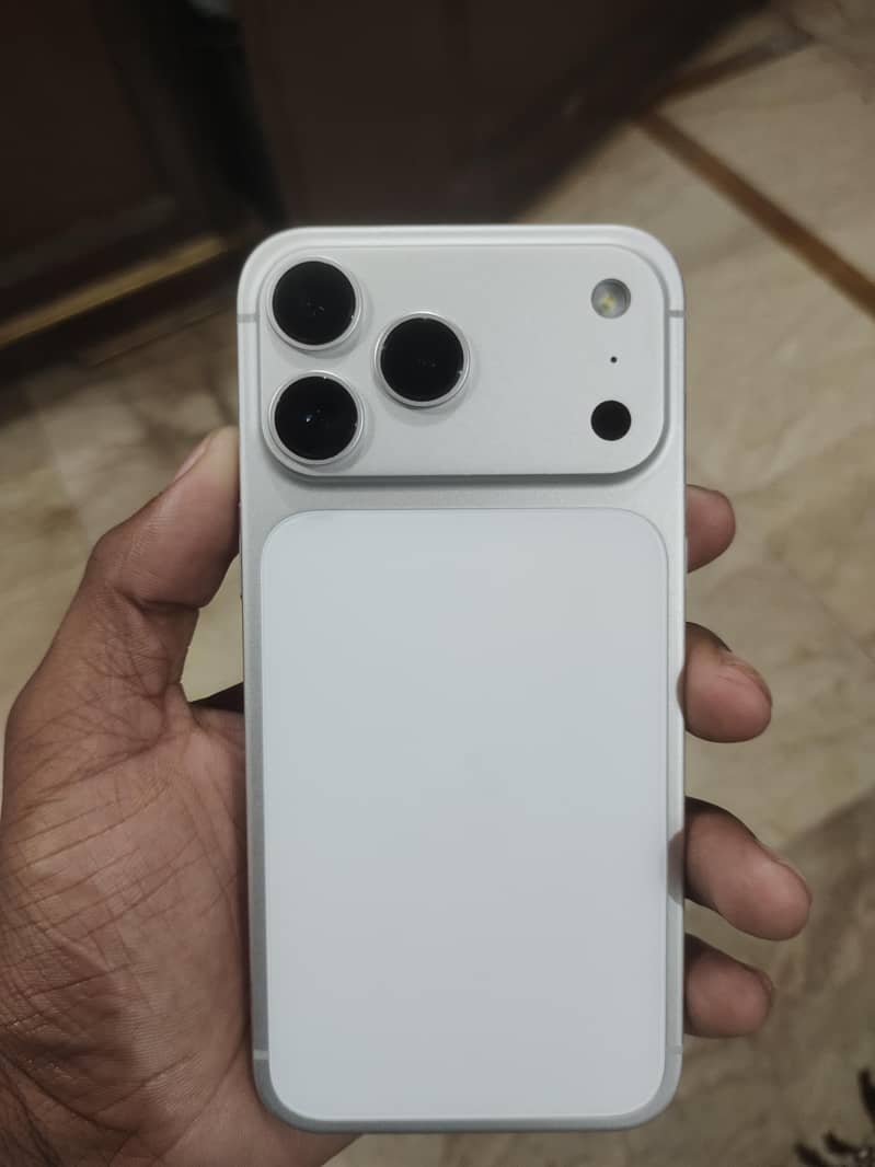 Apple iPhone 17 Pro Max 0