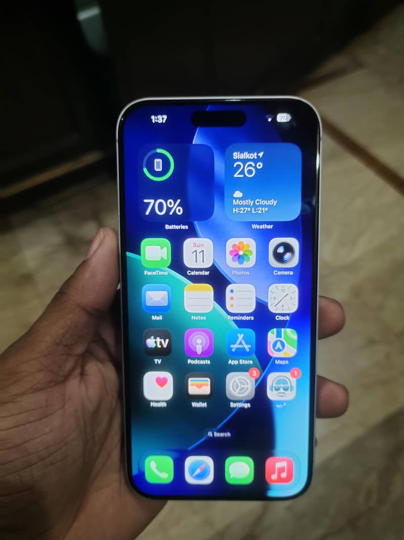 Apple iPhone 17 Pro Max 1