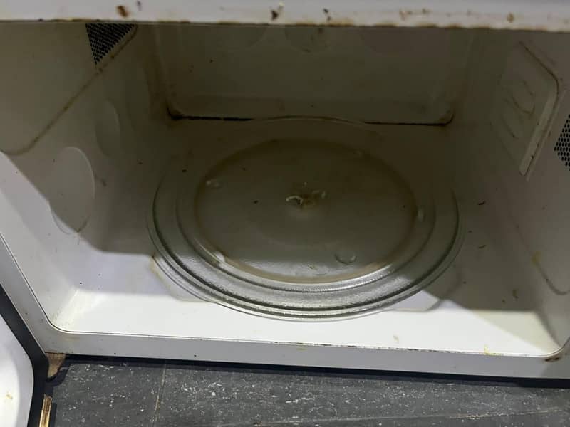 Dawlance microwave 1