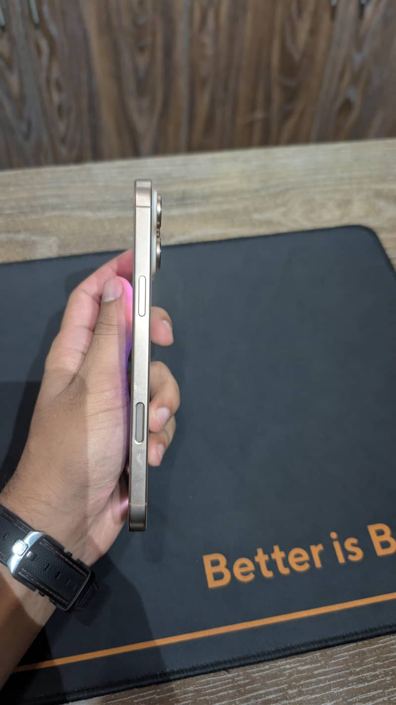 iPhone 16 Pro Max 1