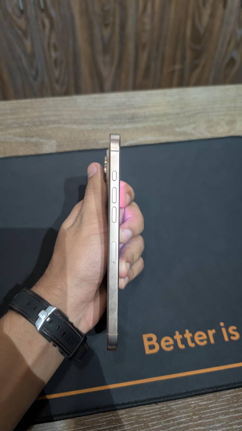 iPhone 16 Pro Max 3