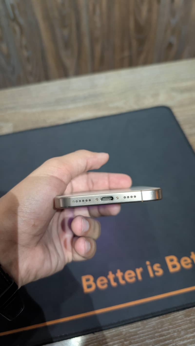 iPhone 16 Pro Max 5
