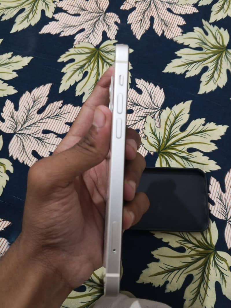 Apple iPhone 12 2