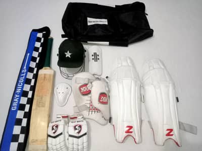 cricket kit only 1 month used best quality kit. full size kit