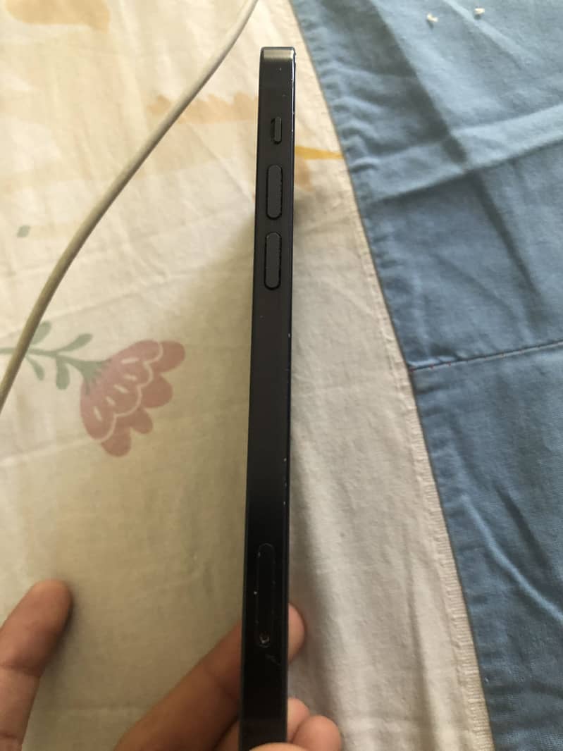 Apple iPhone 12 3